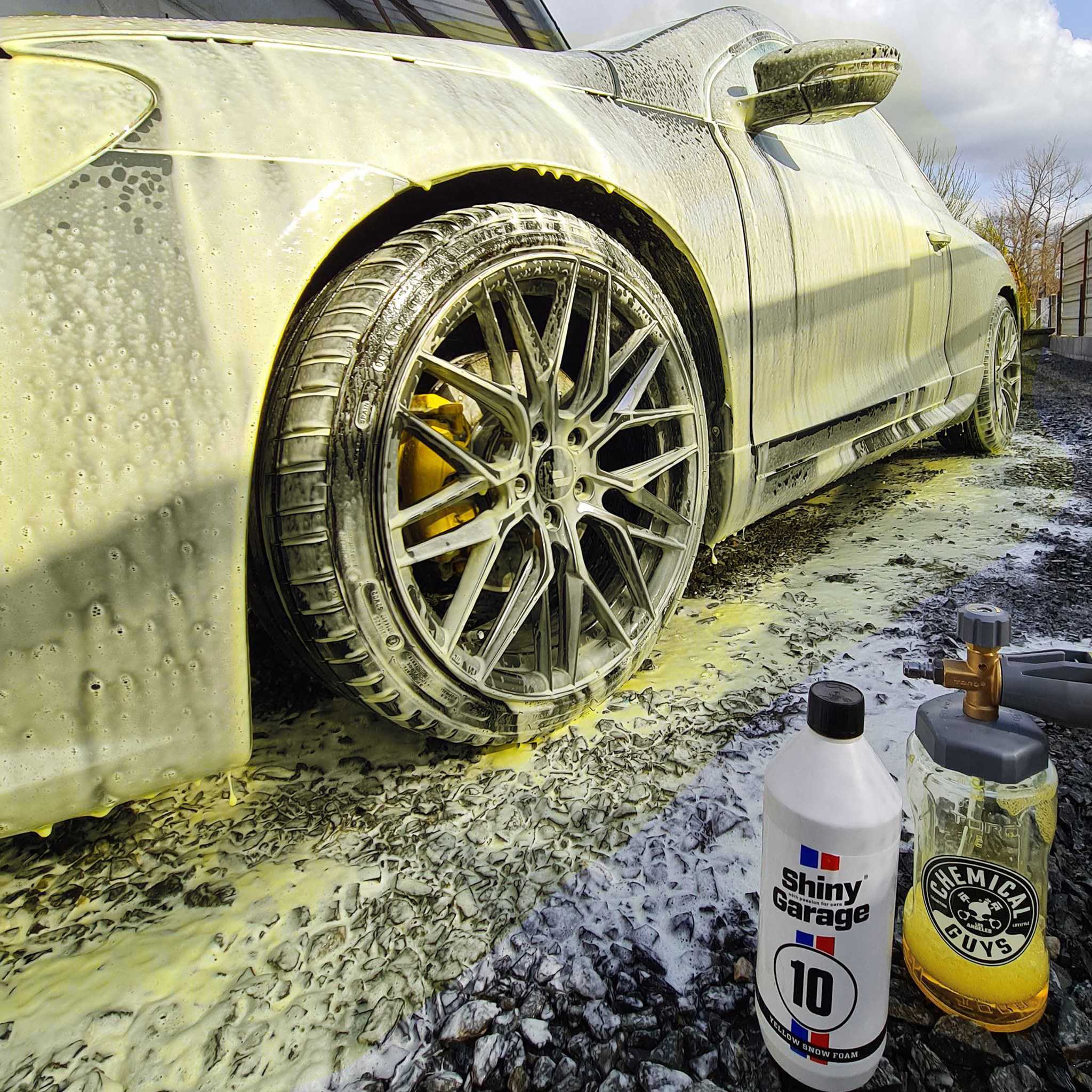 vw-scirocco-lavage-detailing-chemicalguys-shinygarage-jaune-foam-6165d1e5702df