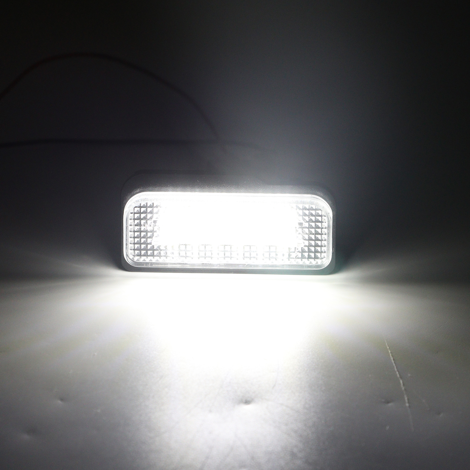 VGEBY paire éclairage de plaque d'immatriculation de voiture LED 12V adapté  pour Benz classe C W203 5 portes Station Wagon/Estate C240 ​​C320, lampe d' extérieur de voiture 